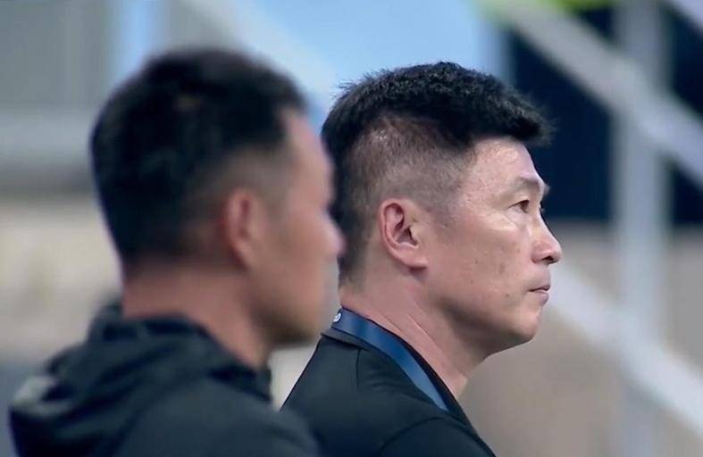 text, cente, 法获得出场